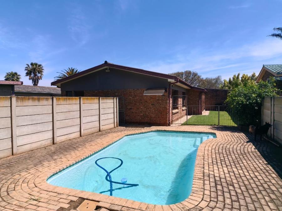 4 Bedroom Property for Sale in Retief Eastern Cape